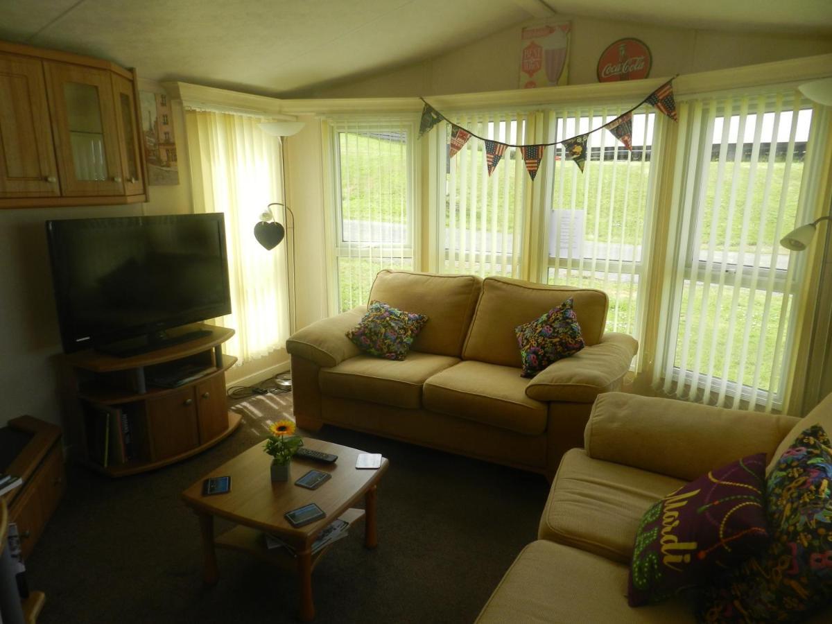Cwtch Caravans Little Haven Екстер'єр фото