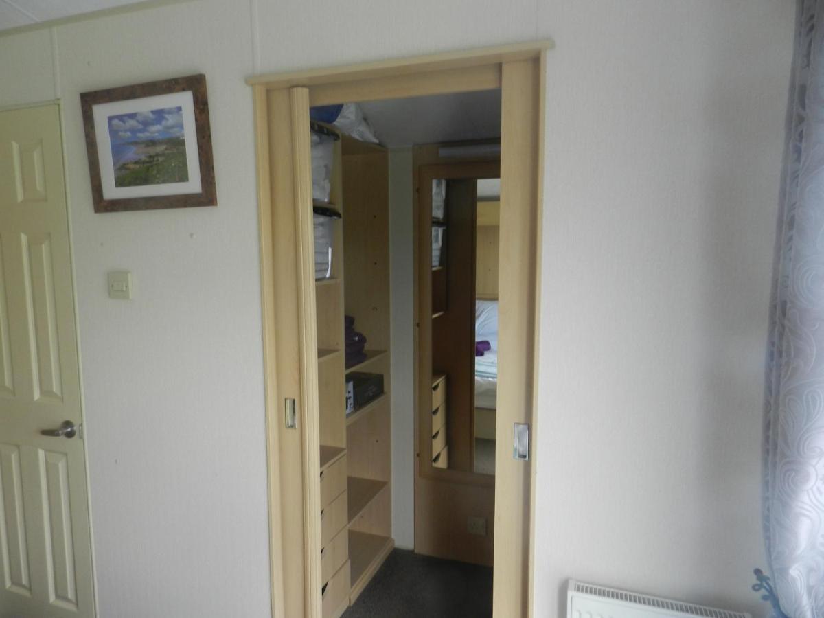 Cwtch Caravans Little Haven Екстер'єр фото